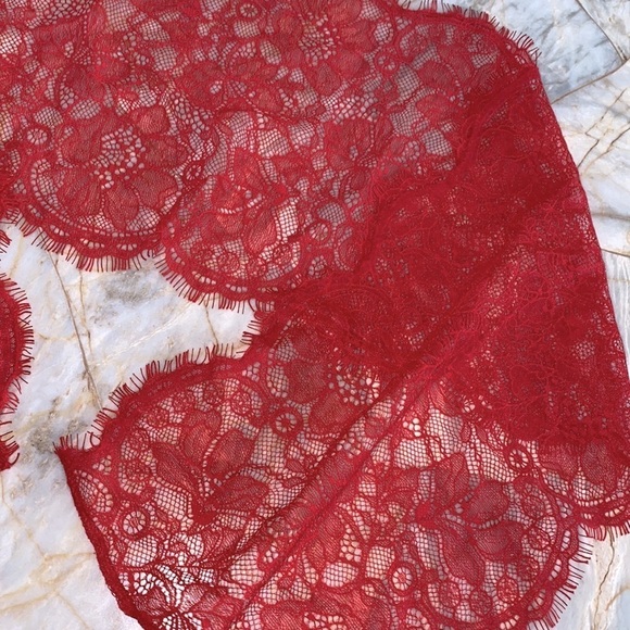 Victoria's Secret Gorgeous Red Lace Scarf Wrap - Picture 4 of 7